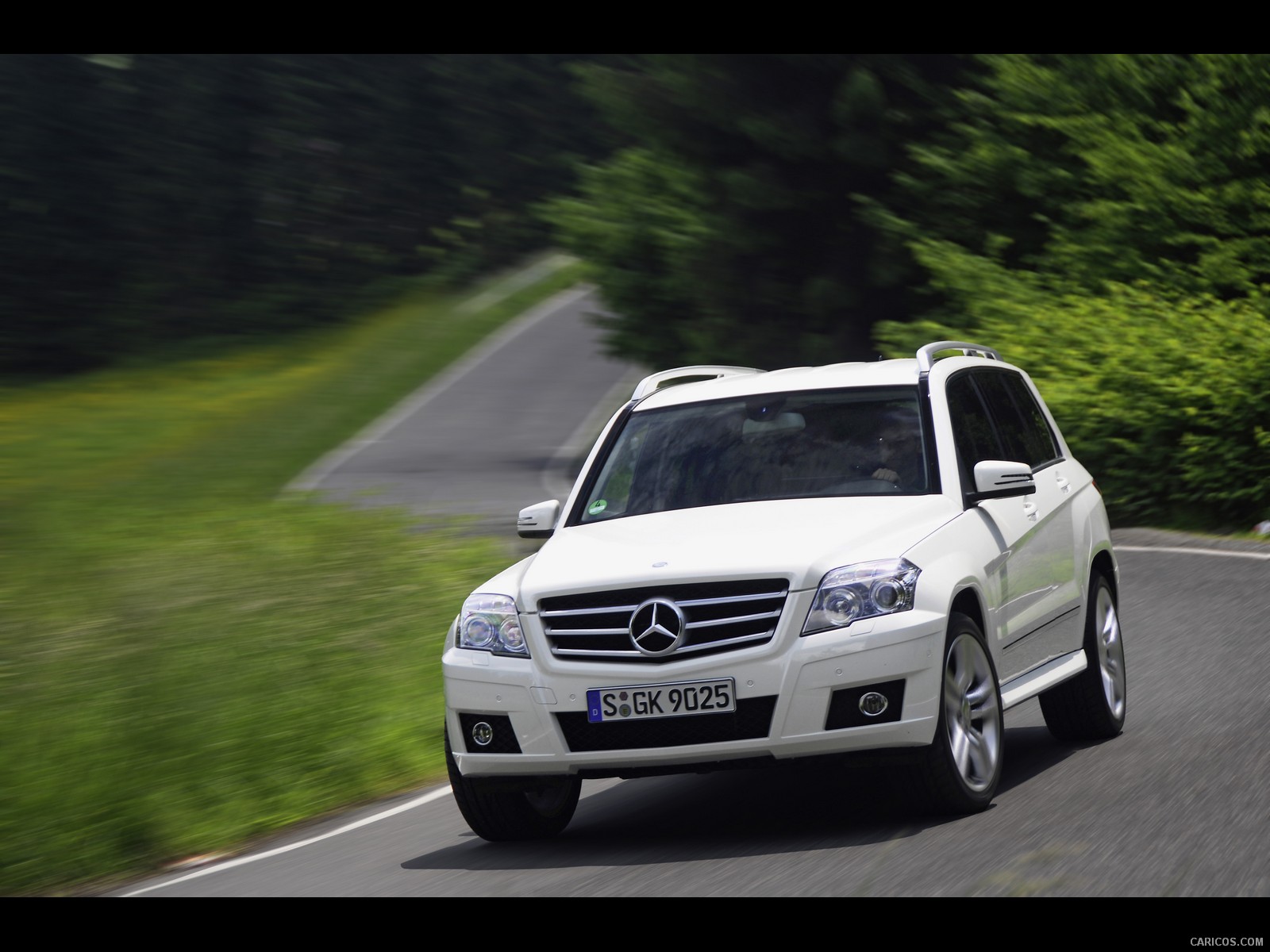 Mercedes-Benz GLK-Class  - Front Angle , #20 of 351