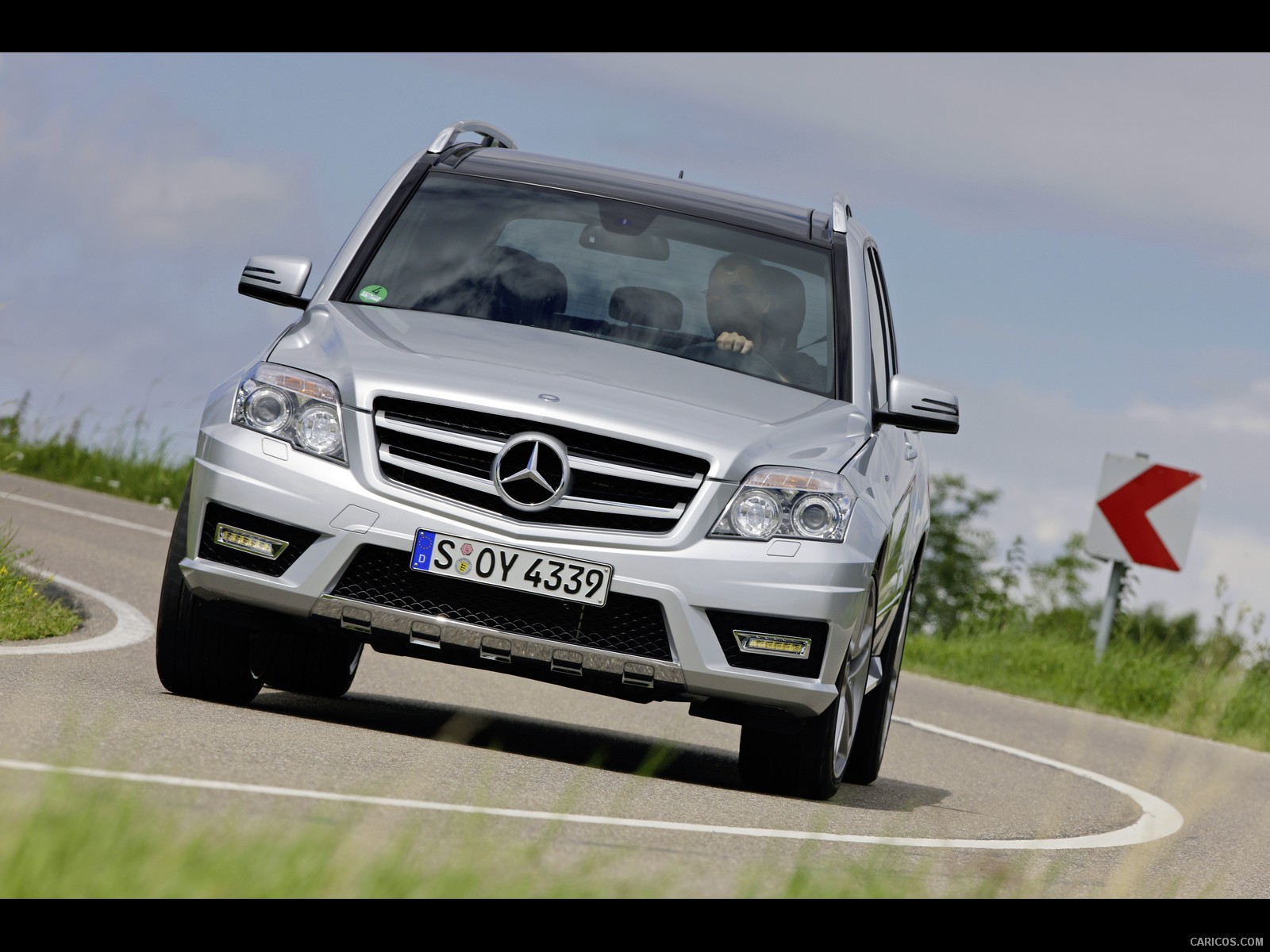 Mercedes-Benz GLK-Class  - Front Angle , #60 of 351