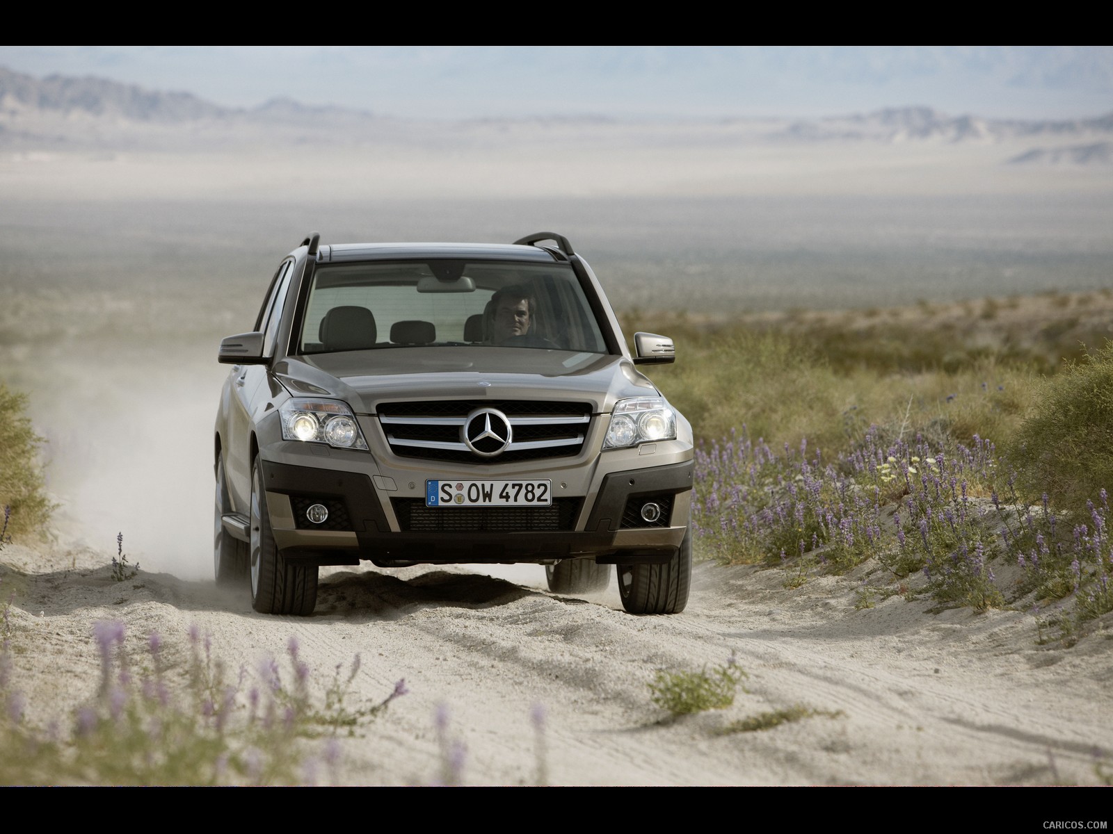 Mercedes-Benz GLK-Class  - Front Angle , #86 of 351