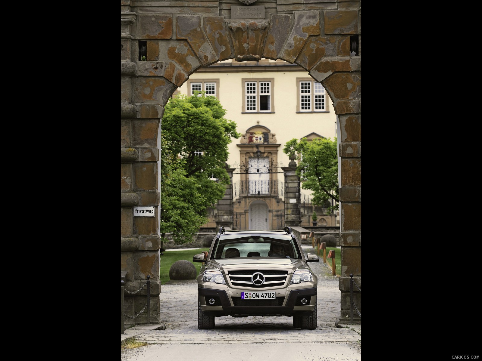 Mercedes-Benz GLK-Class  - Front Angle , #145 of 351
