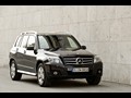 Mercedes-Benz GLK-Class  - Front Right Quarter 