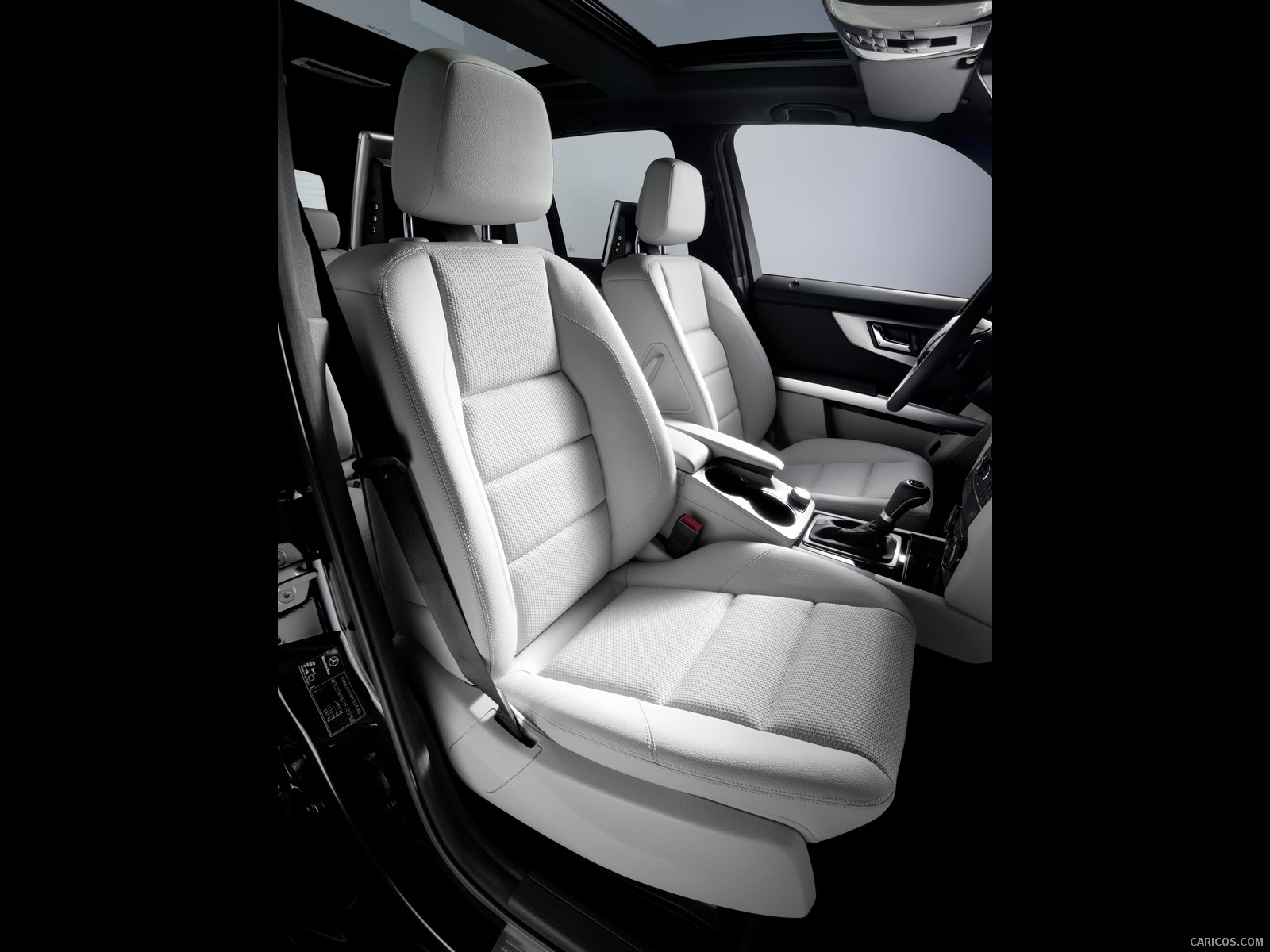 Mercedes-Benz GLK-Class  - Interior, Front Seats, #232 of 351
