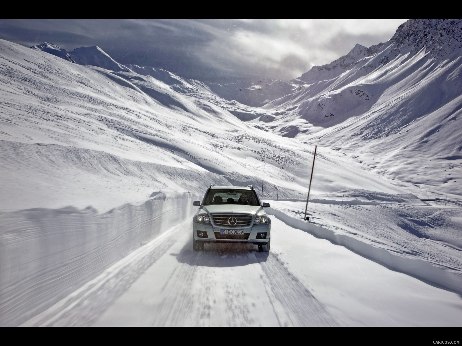 Mercedes-Benz GLK-Class - On Snow - Front Angle , #29 of 351