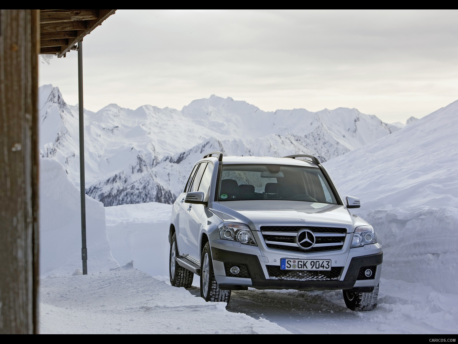 Mercedes-Benz GLK-Class - On Snow - Front Angle , #33 of 351