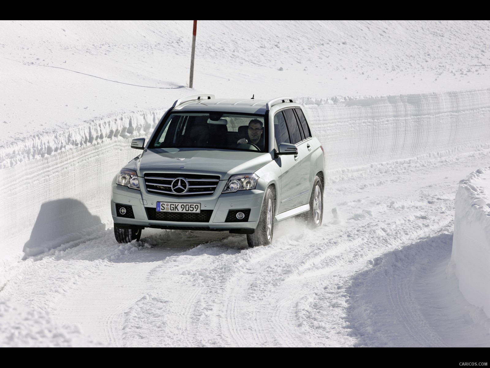 Mercedes-Benz GLK-Class - On Snow - Front Angle , #41 of 351