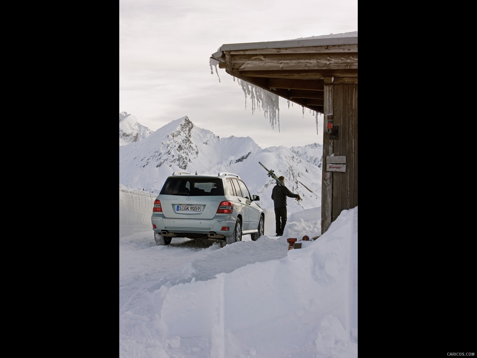 Mercedes-Benz GLK-Class - On Snow - Rear Angle , #31 of 351