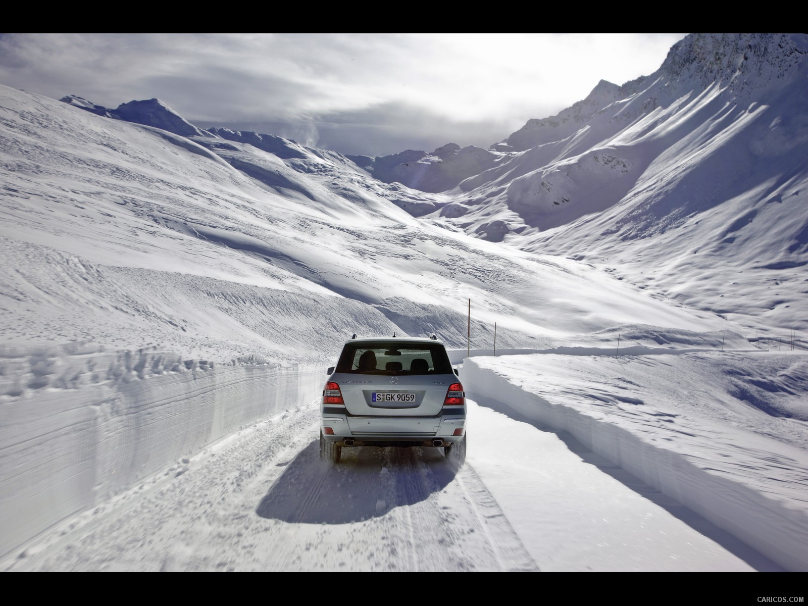 Mercedes-Benz GLK-Class - On Snow - Rear Angle , #39 of 351