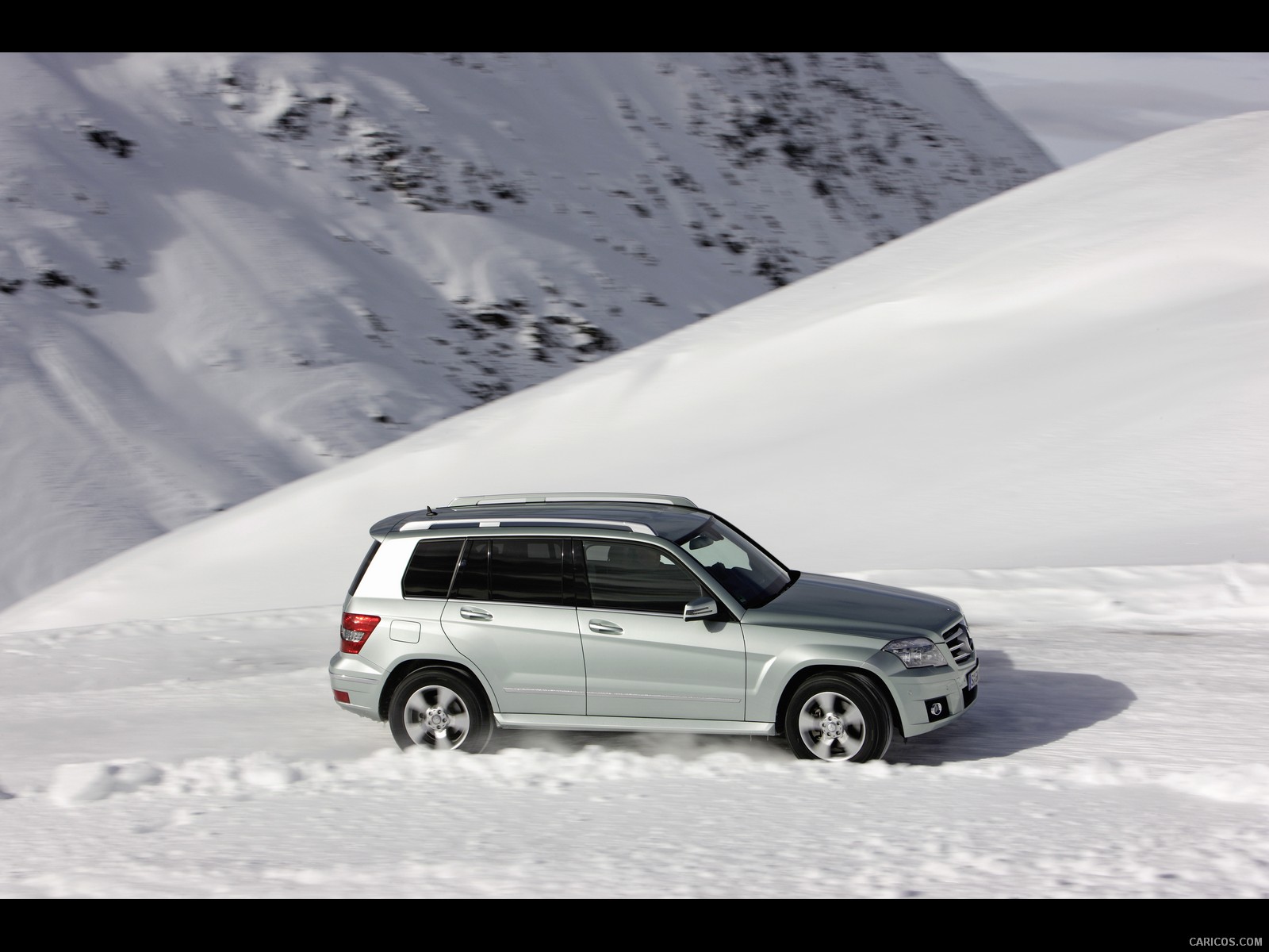 Mercedes-Benz GLK-Class - On Snow - Side, #34 of 351