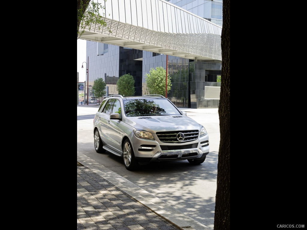 Mercedes-Benz M-Class (2012)  - Front 