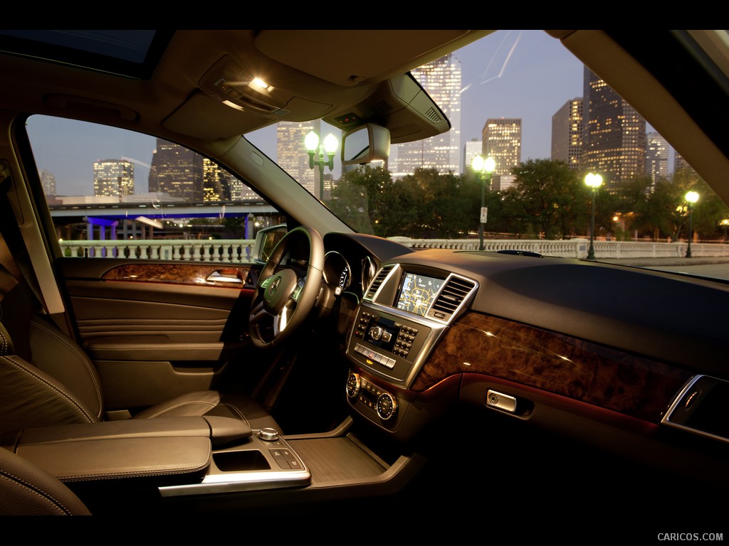 Mercedes-Benz M-Class (2012)  - Interior