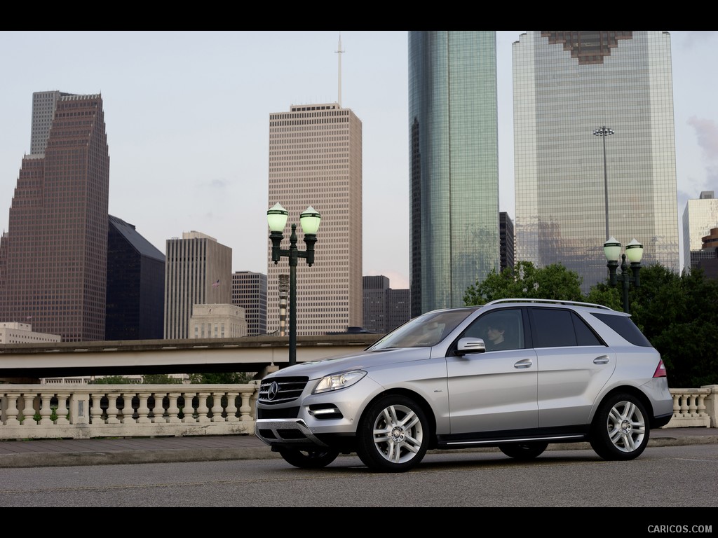 Mercedes-Benz M-Class (2012)  - Side