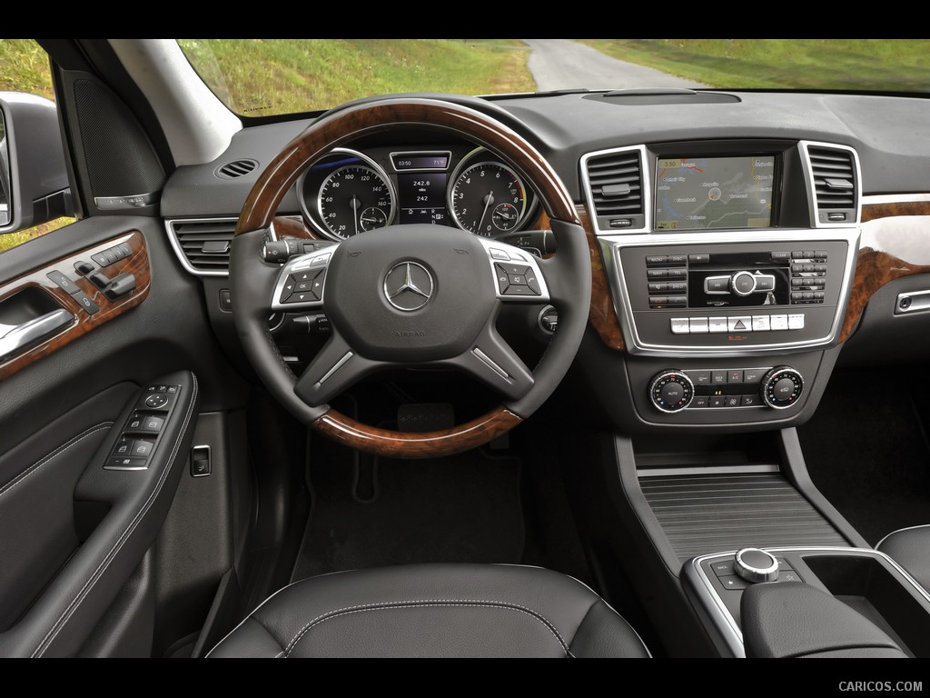 Mercedes-Benz M-Class (2012) ML350 4MATIC - Interior