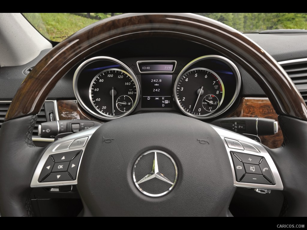 Mercedes-Benz M-Class (2012) ML350 4MATIC - Steering Wheel