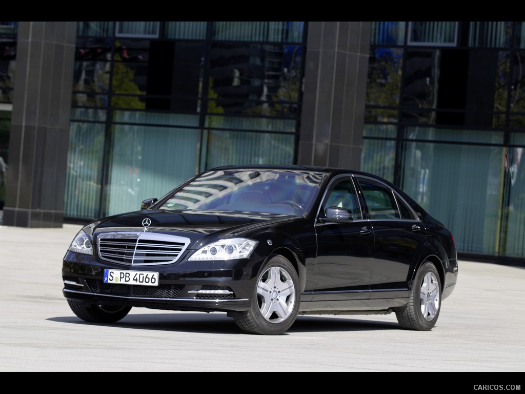 Mercedes-Benz S-Class Guard  - Front 