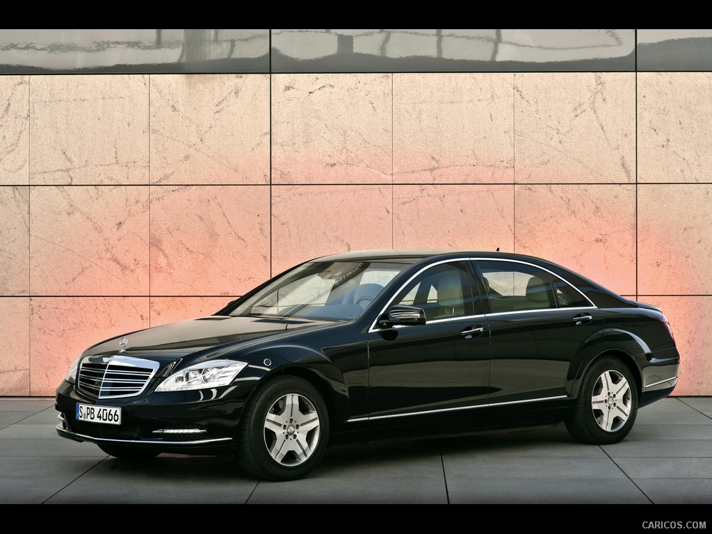 Mercedes-Benz S-Class Guard  - Front 