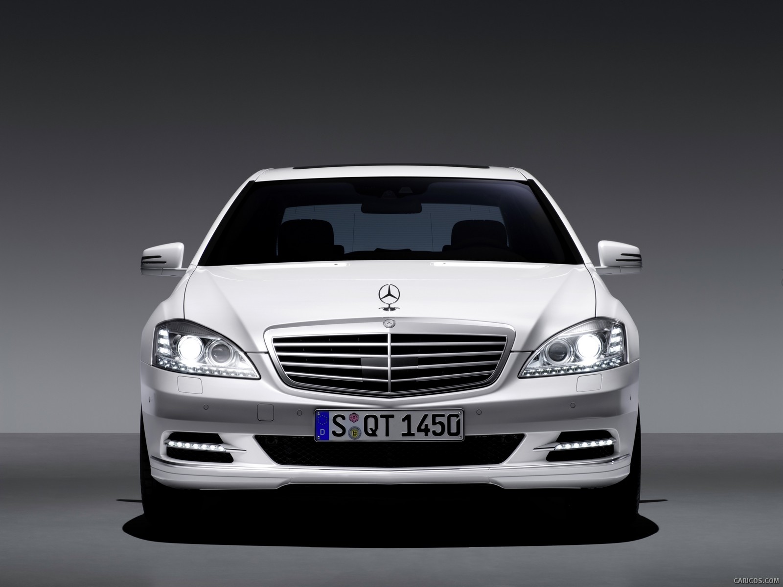 Mercedes-Benz S400 BlueHyrbid  - Front Angle , #3 of 61