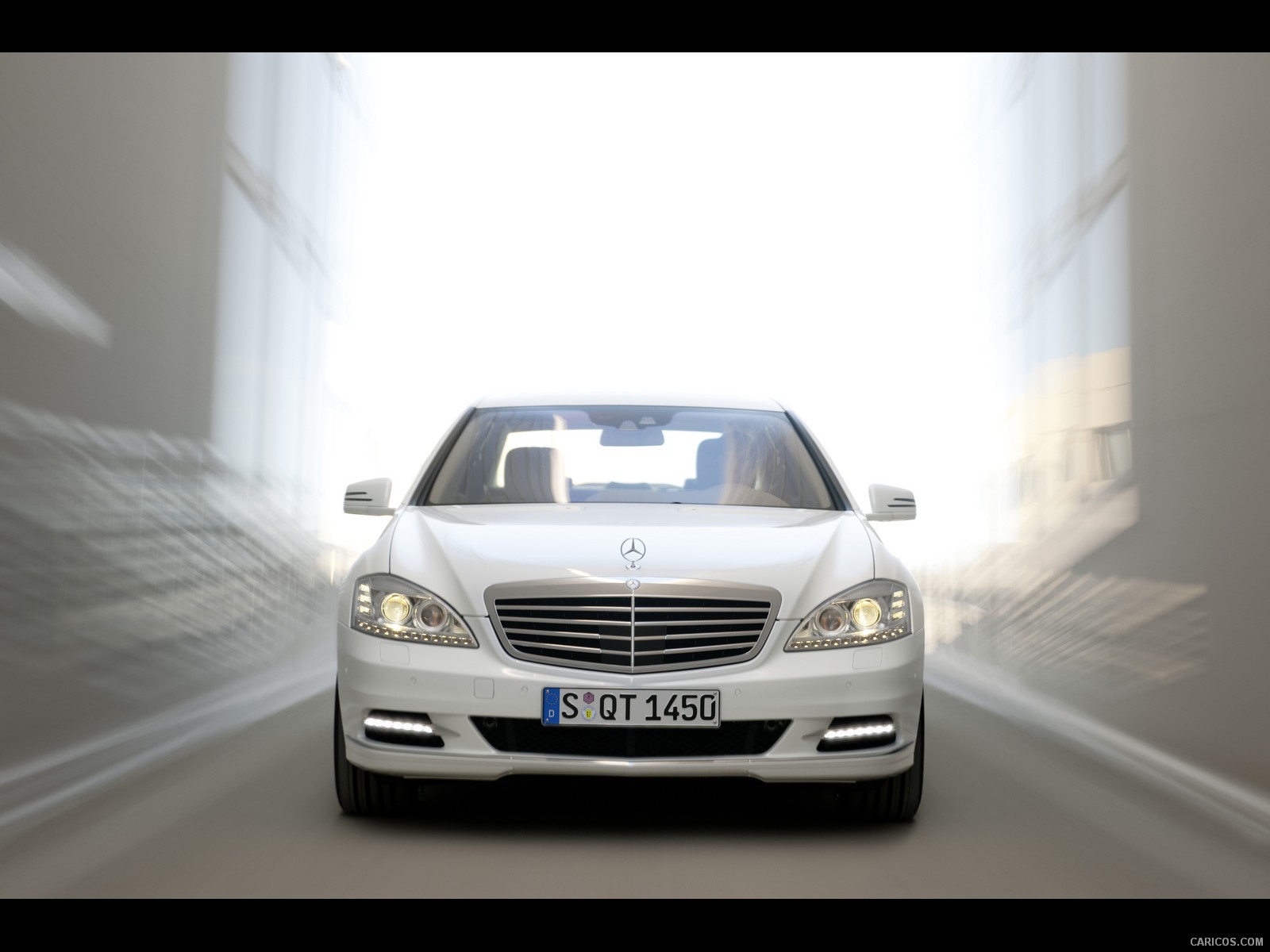 Mercedes-Benz S400 BlueHyrbid  - Front Angle , #22 of 61