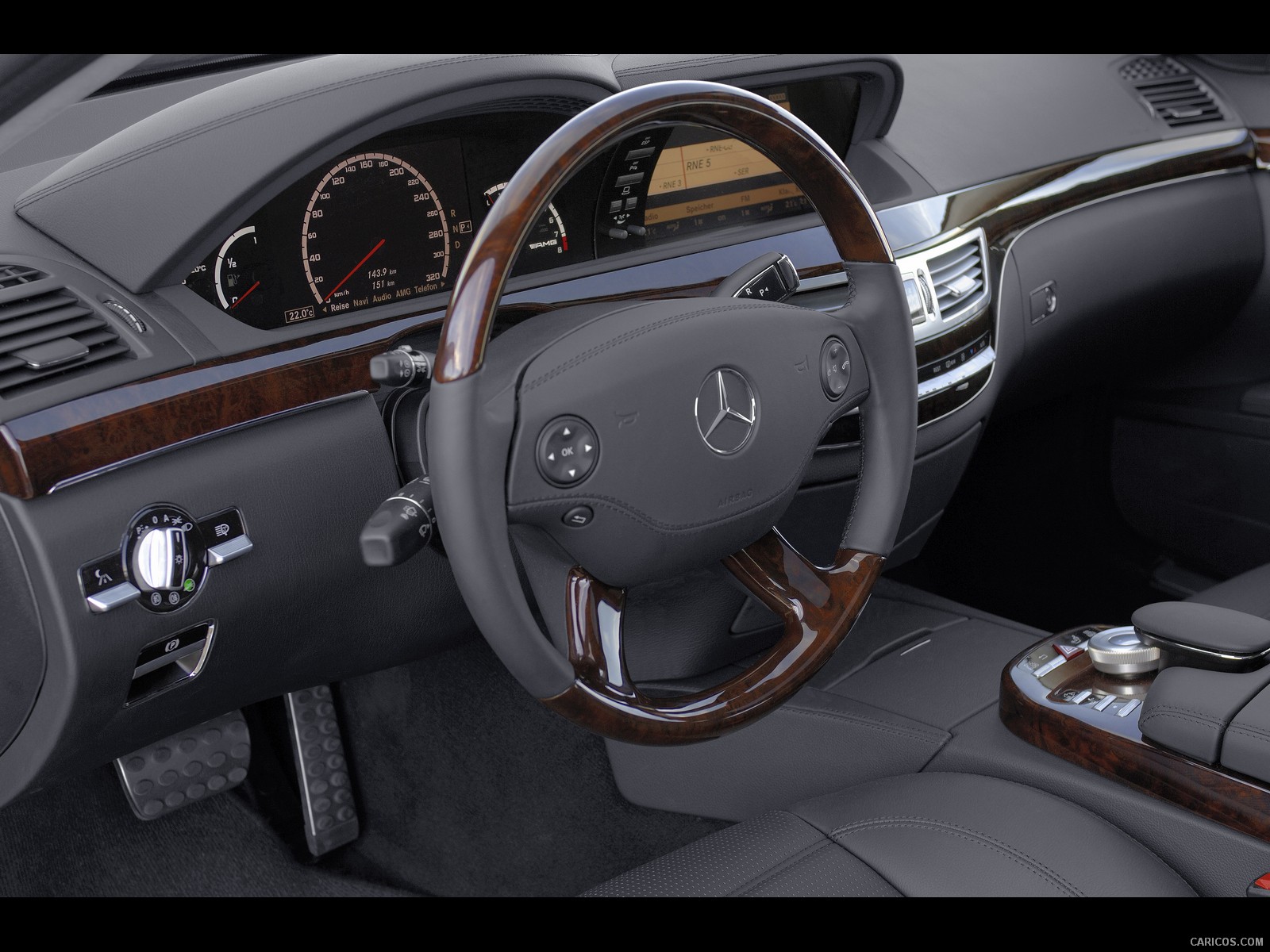 Mercedes-Benz S63 AMG (2010)  - Interior, #11 of 12