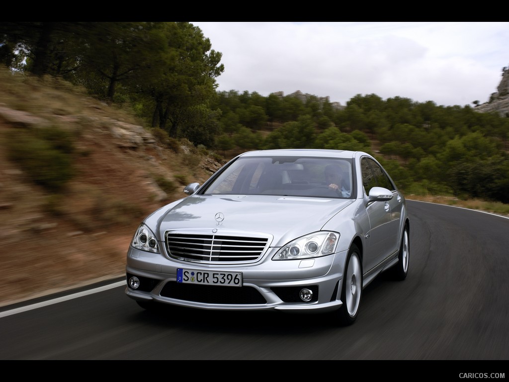 Mercedes-Benz S63 AMG (2010)  - Front Angle 