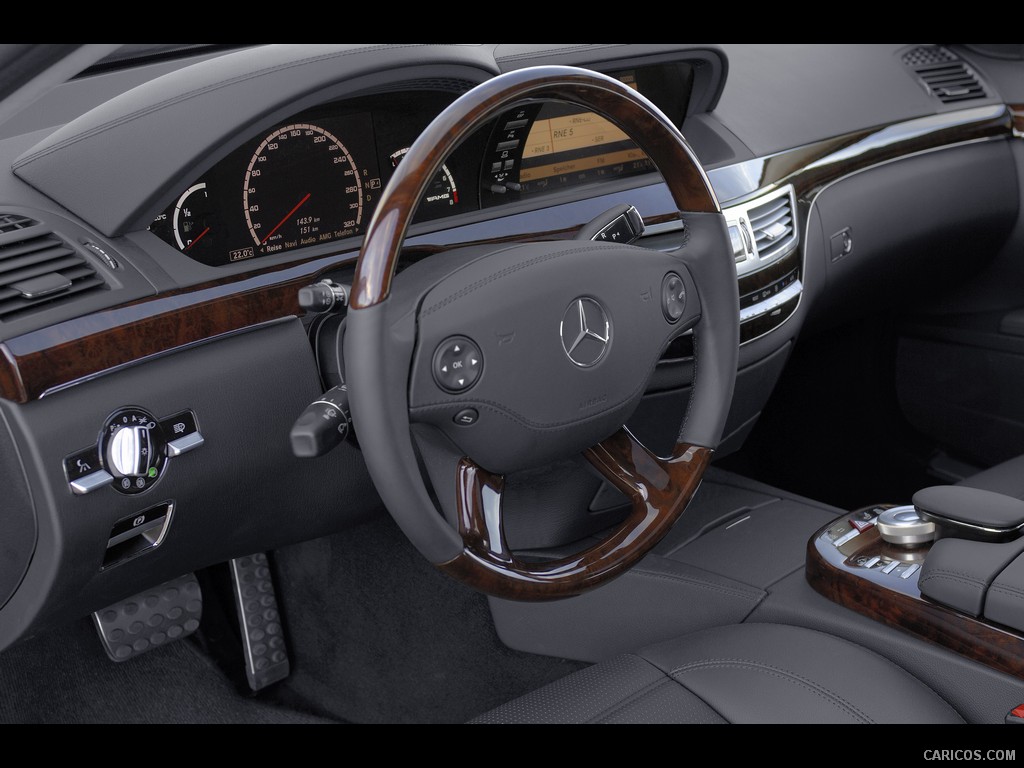 Mercedes-Benz S63 AMG (2010)  - Interior