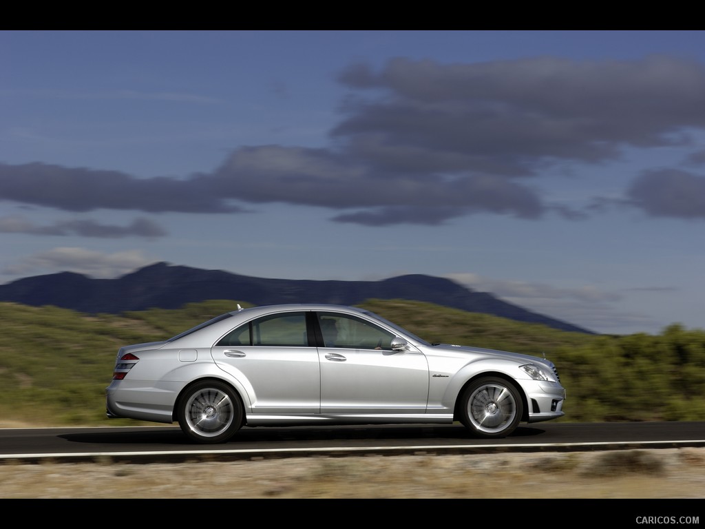 Mercedes-Benz S63 AMG (2010)  - Side