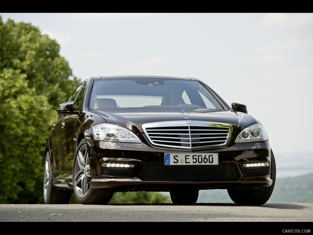 Mercedes-Benz S63 AMG (2011)  - Front 