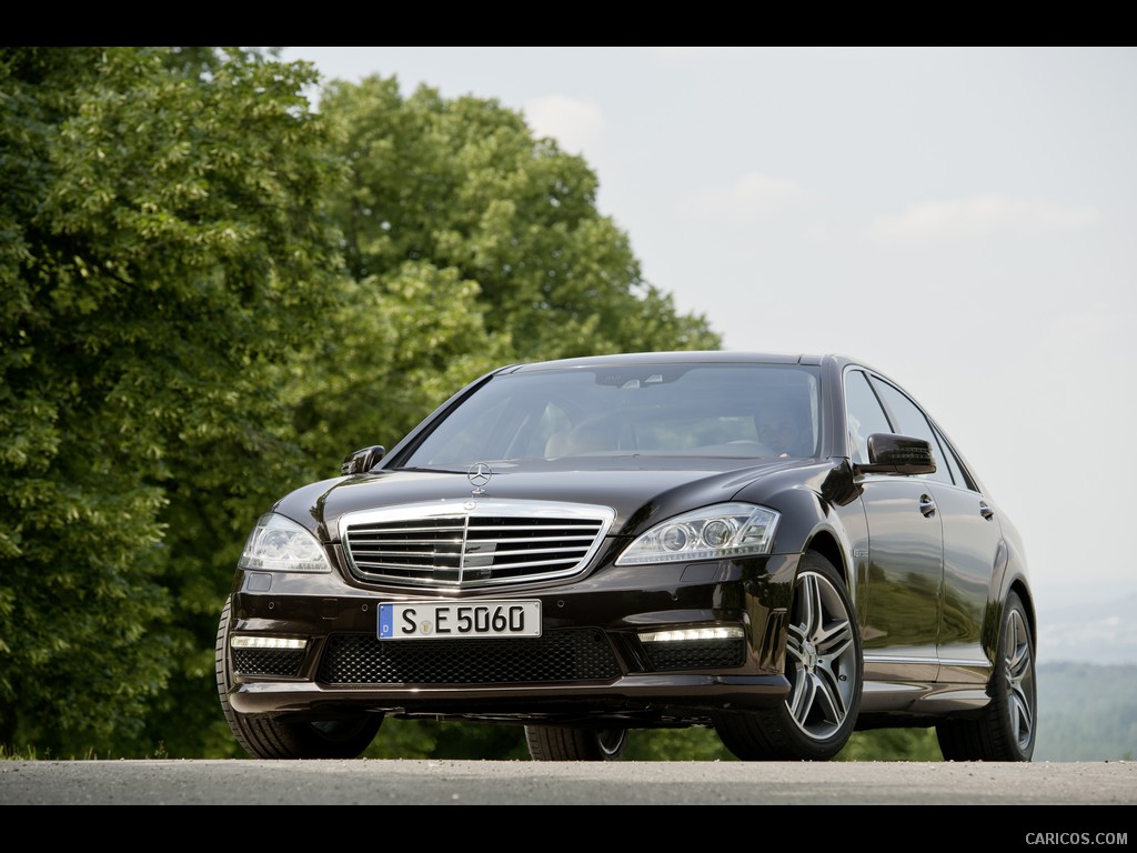 Mercedes-Benz S63 AMG (2011)  - Front 