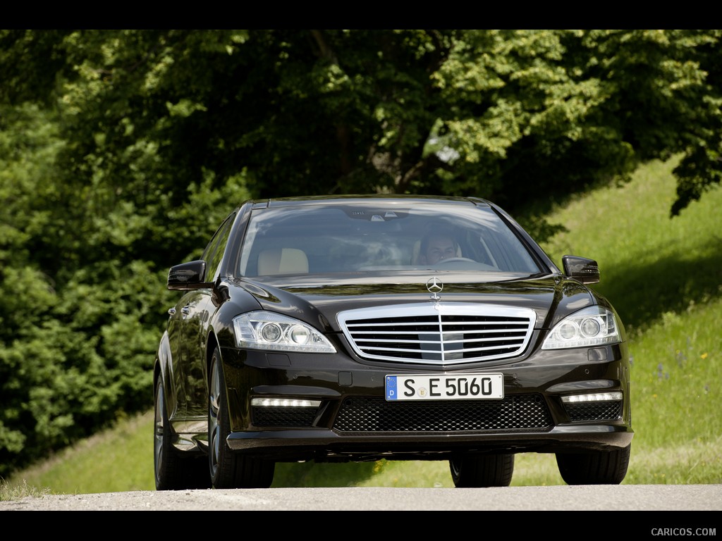 Mercedes-Benz S63 AMG (2011)  - Front 