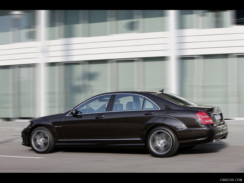 Mercedes-Benz S63 AMG (2011)  - Side