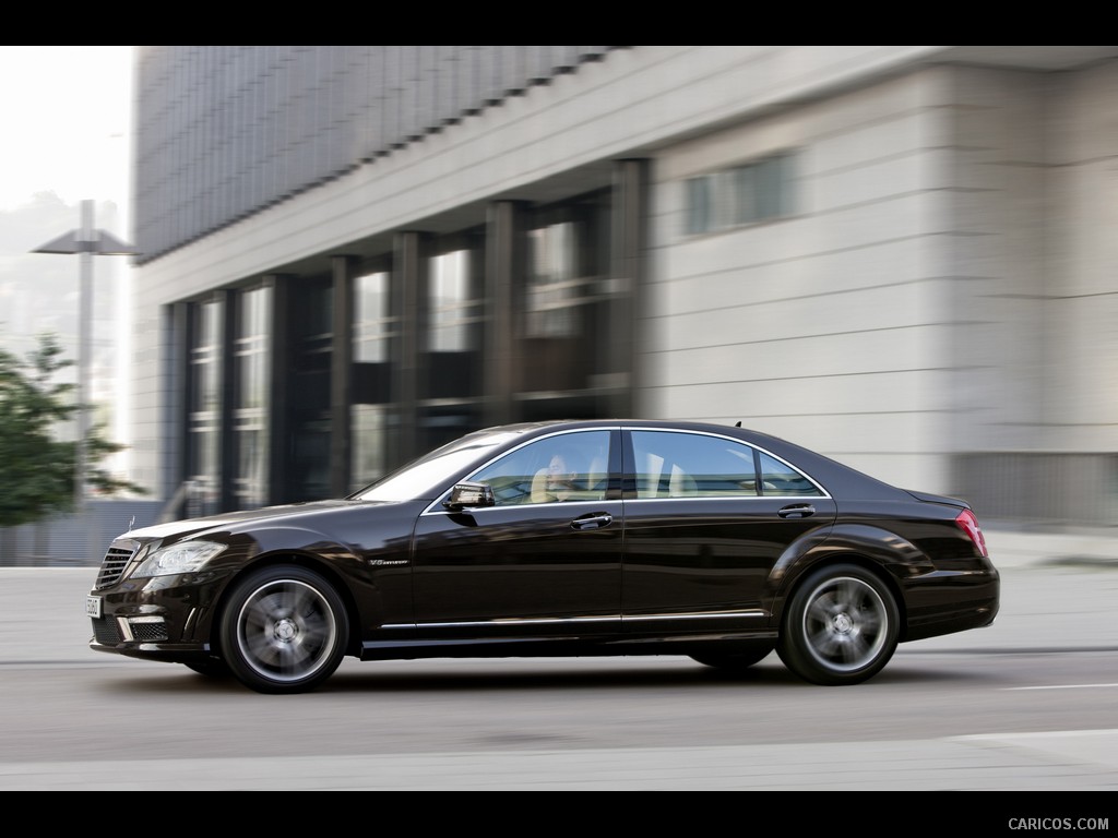 Mercedes-Benz S63 AMG (2011)  - Side