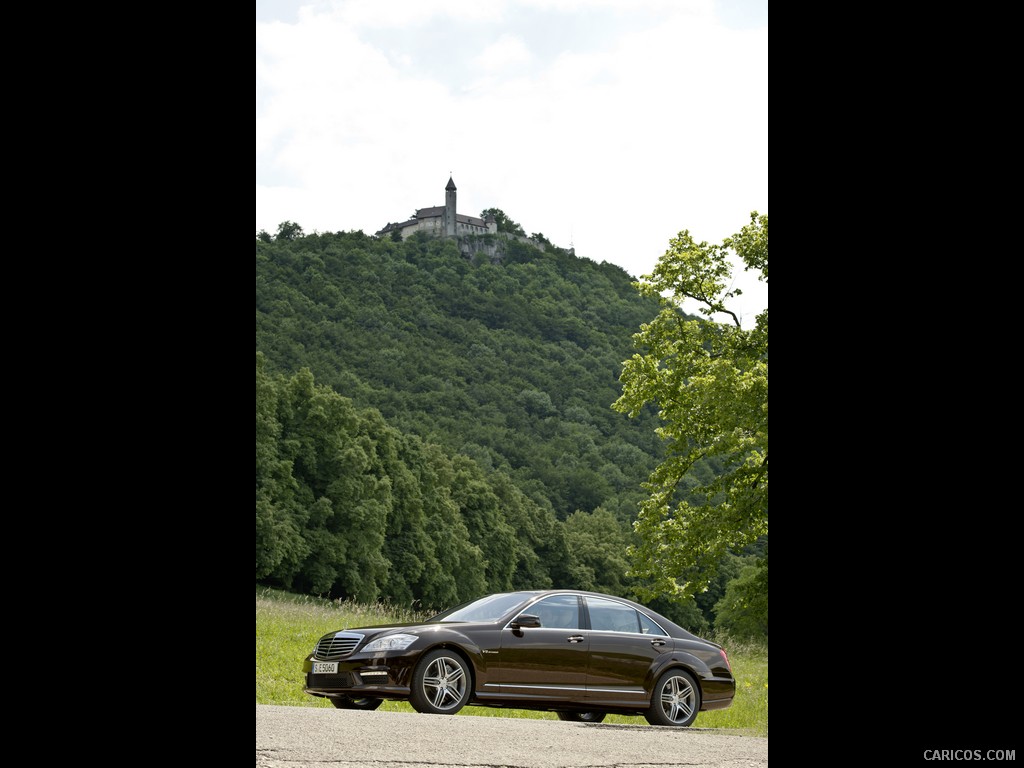 Mercedes-Benz S63 AMG (2011)  - Side