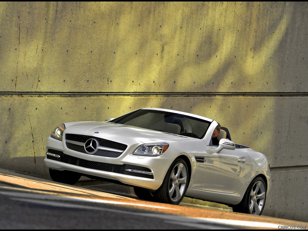 Mercedes-Benz SLK350 (2012)  - Front 