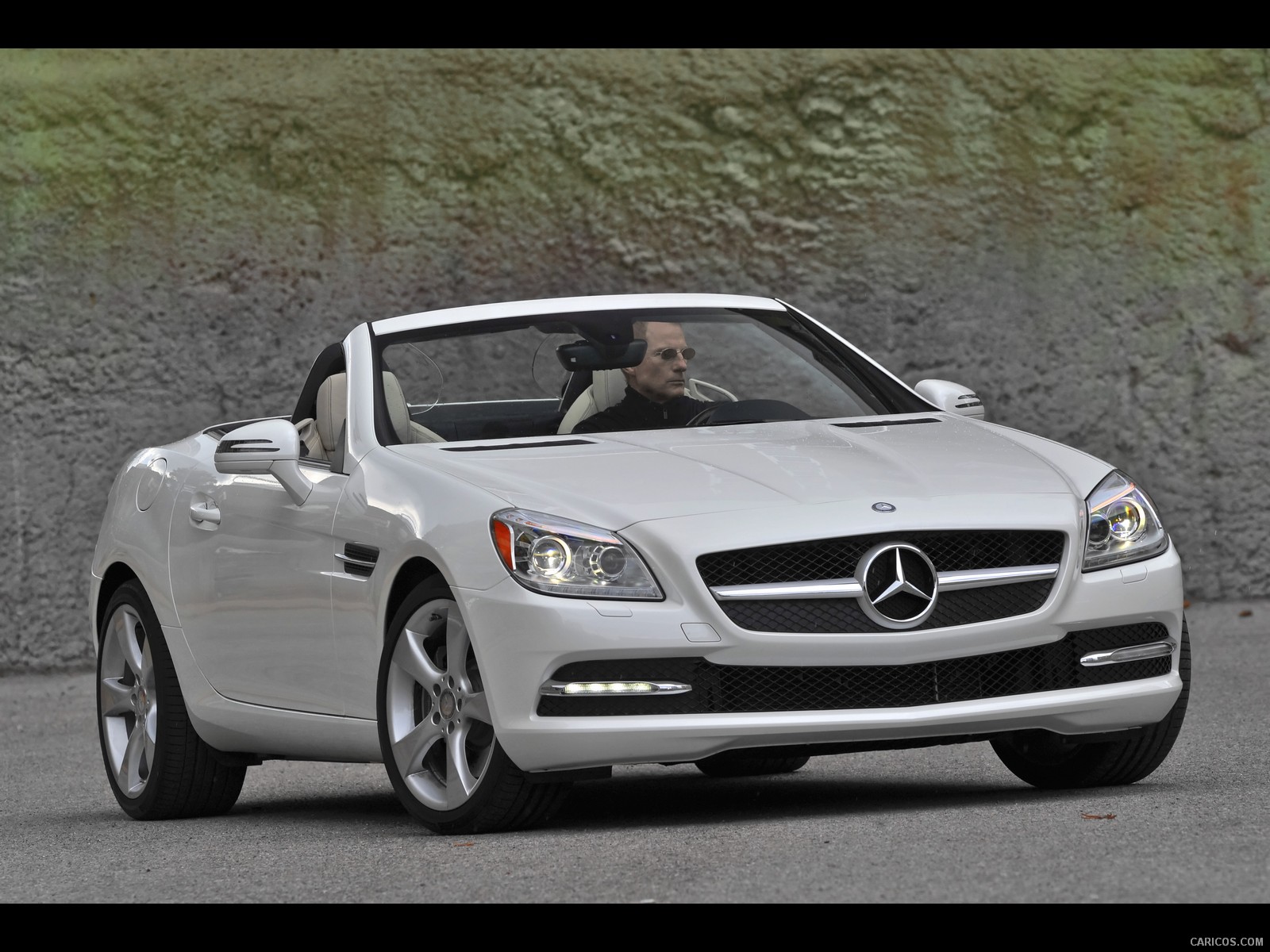 Mercedes-Benz SLK350 (2012) - Front | Caricos