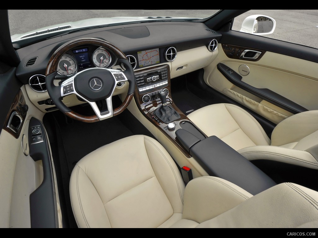 Mercedes-Benz SLK350 (2012)  - Interior