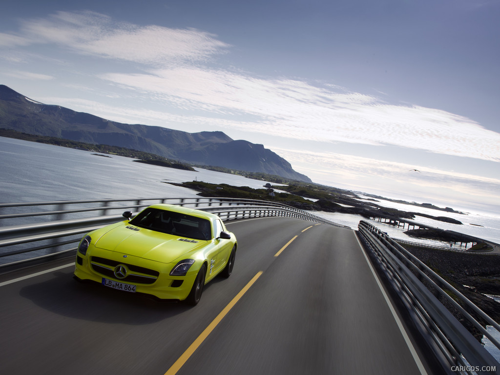 Mercedes-Benz SLS AMG E-CELL Concept  - Front