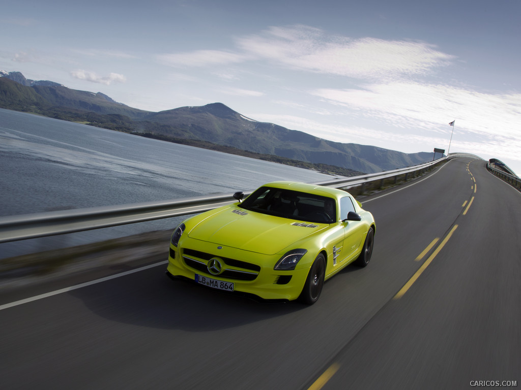 Mercedes-Benz SLS AMG E-CELL Concept  - Front