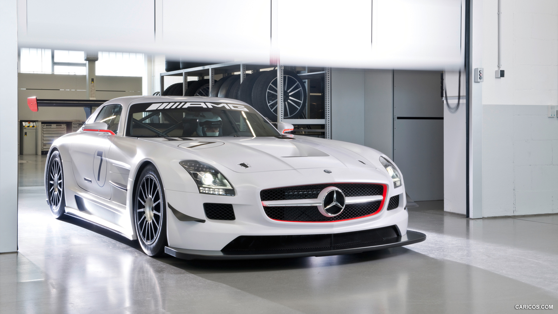 Mercedes-Benz SLS AMG GT3  - Front Right Quarter View Photo, #22 of 30