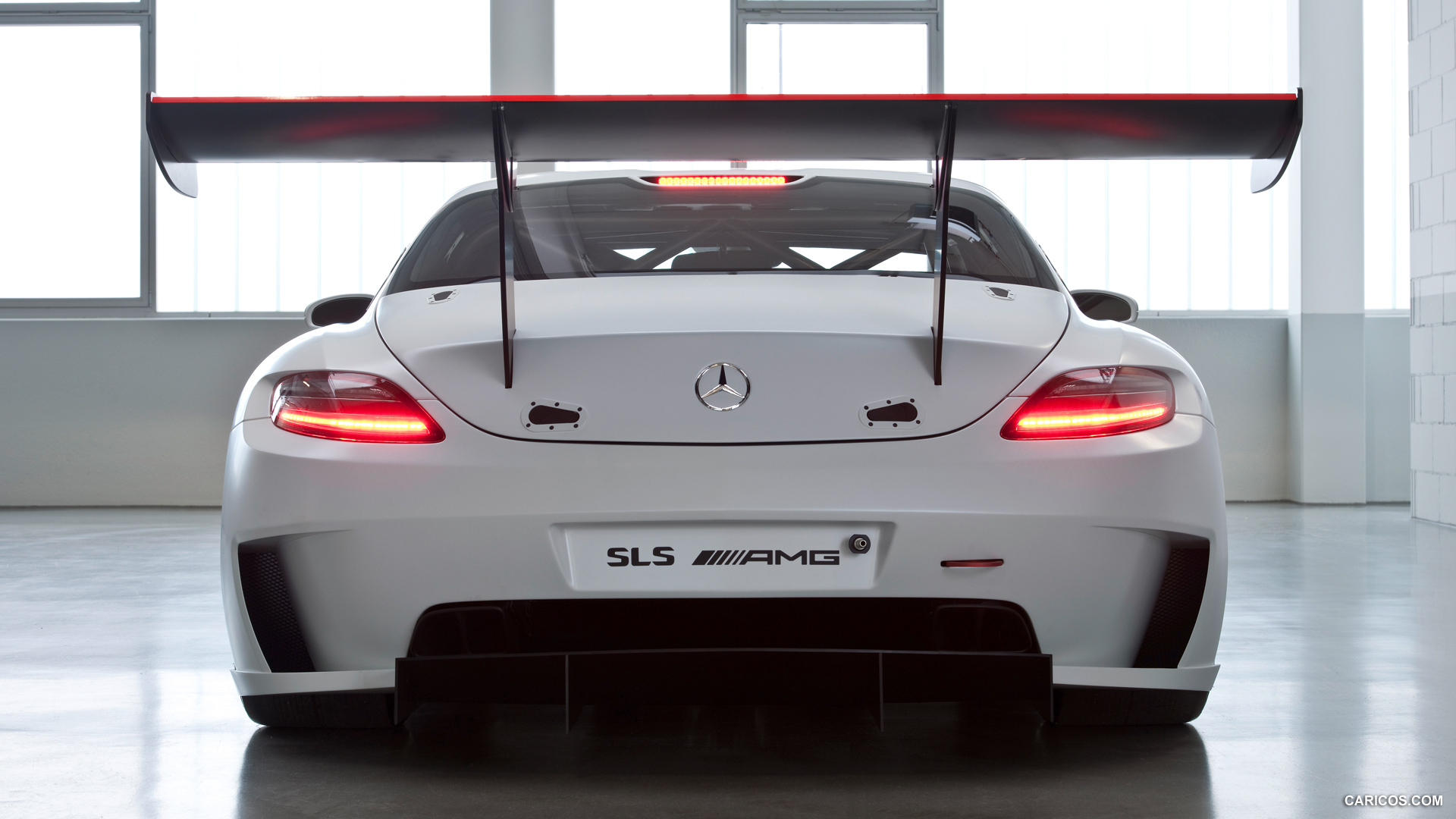 Mercedes-Benz SLS AMG GT3  - Rear Angle View Photo, #26 of 30
