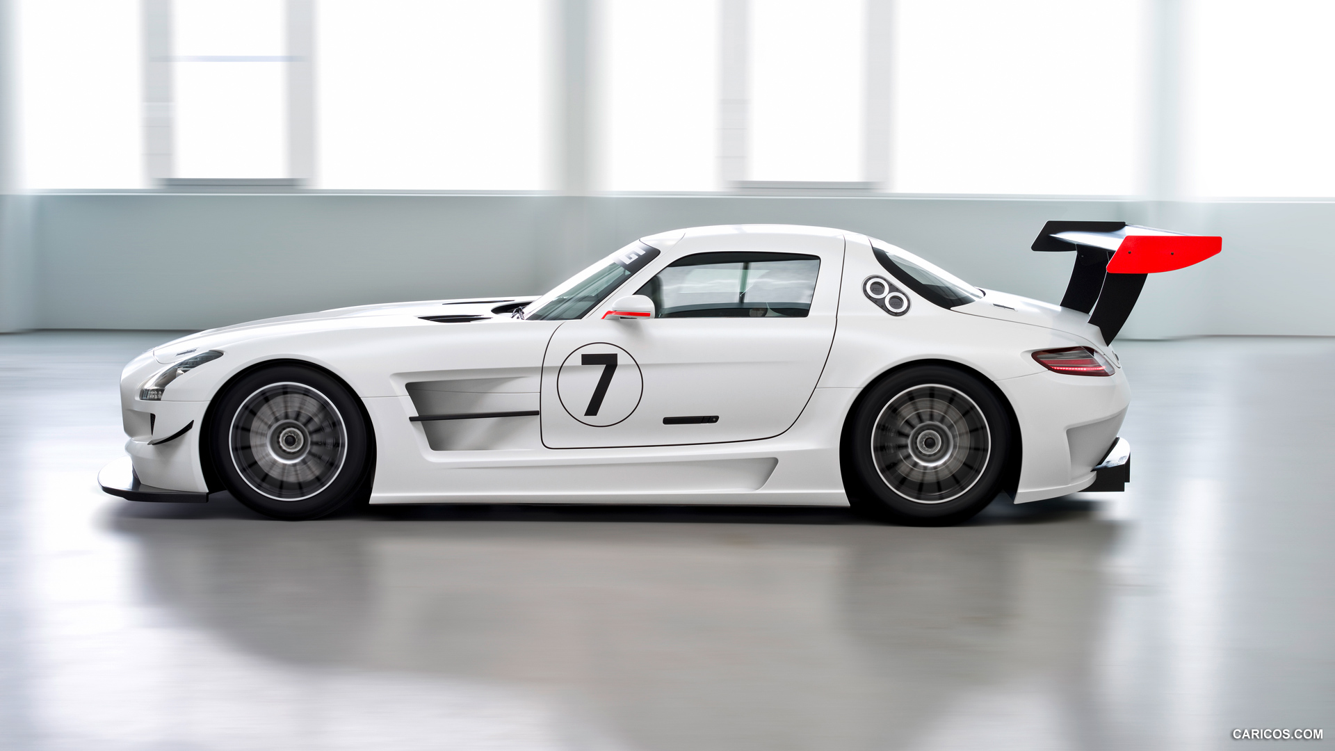 Mercedes-Benz SLS AMG GT3  - Side View Photo, #21 of 30