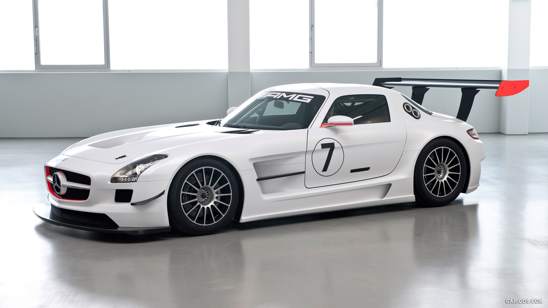 Mercedes-Benz SLS AMG GT3  - Side View Photo, #24 of 30