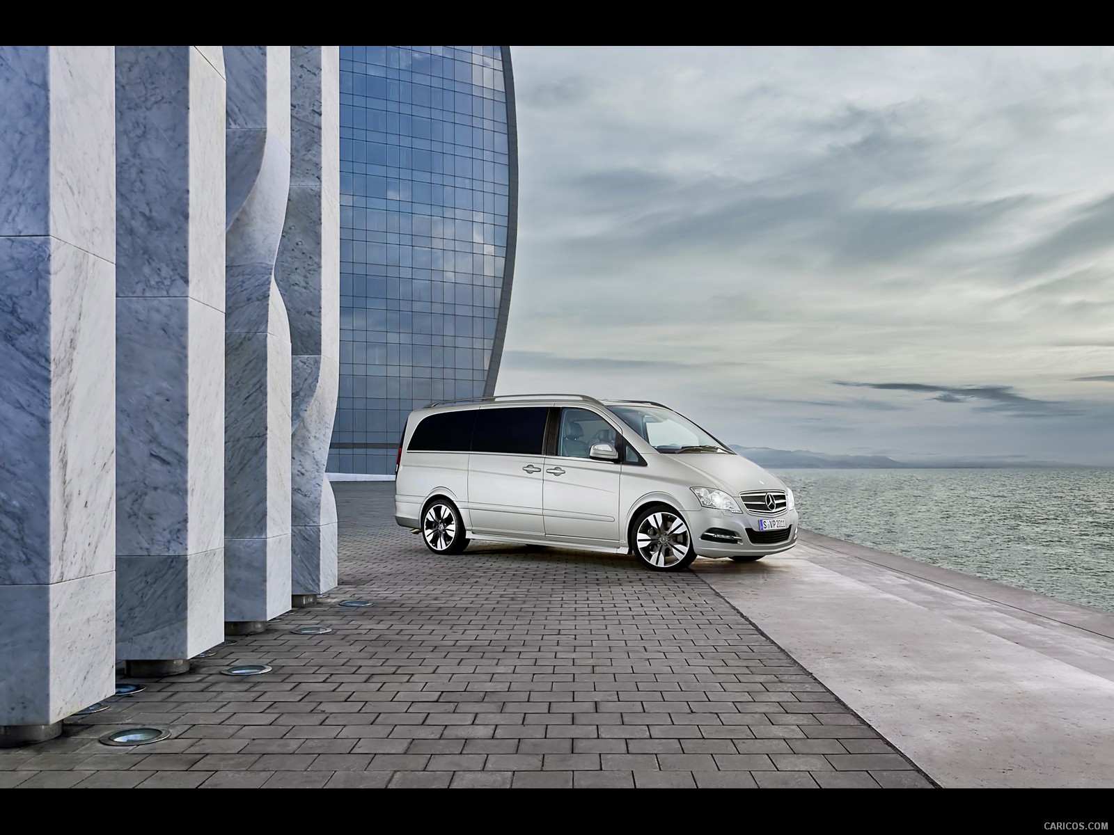 Mercedes-Benz Viano Vision Pearl  - Side, #6 of 36