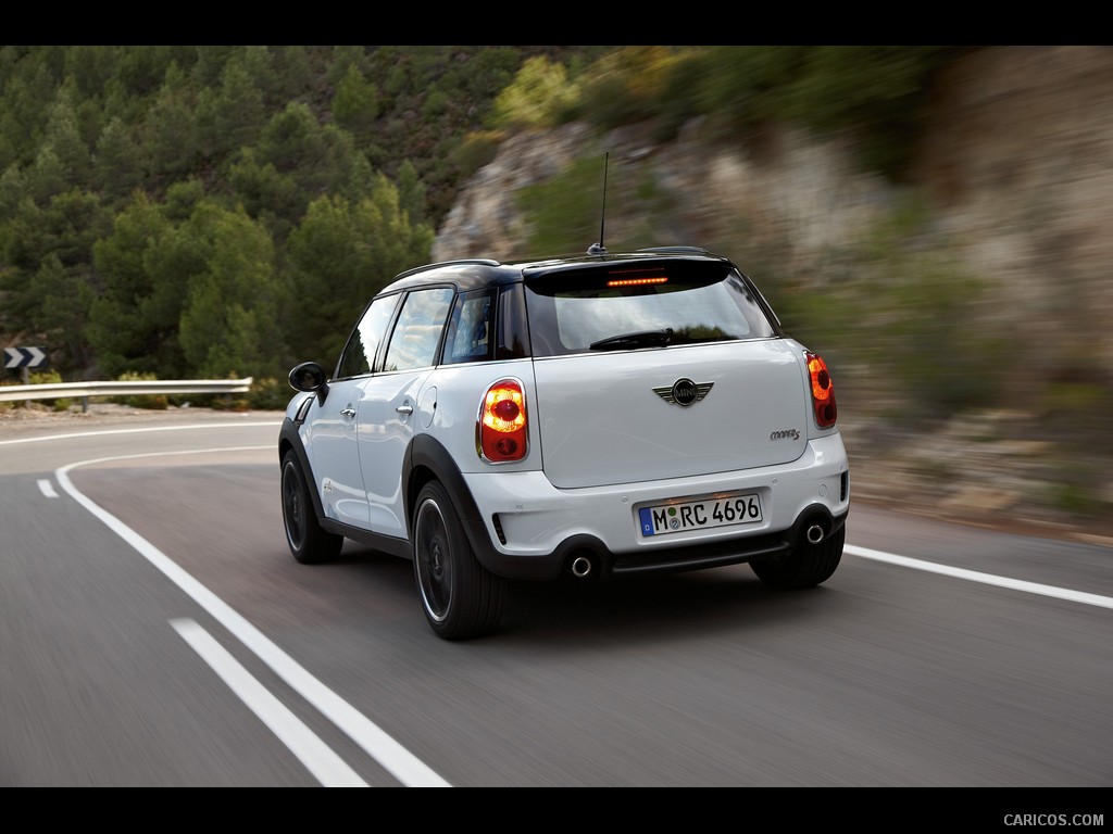 Mini Countryman (2011)  - Rear Angle 