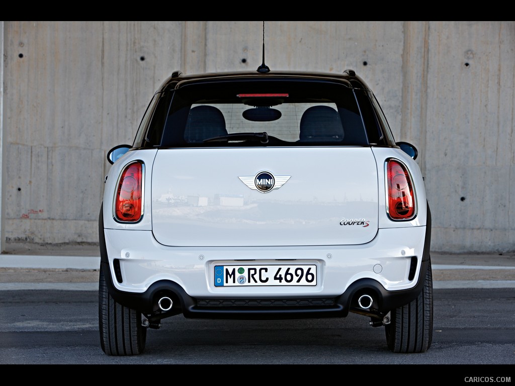 Mini Countryman (2011)  - Rear Angle 