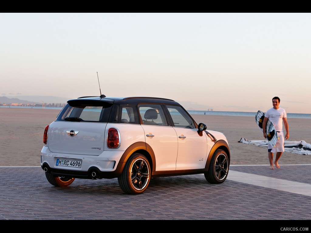 Mini Countryman (2011)  - Rear Right Quarter 